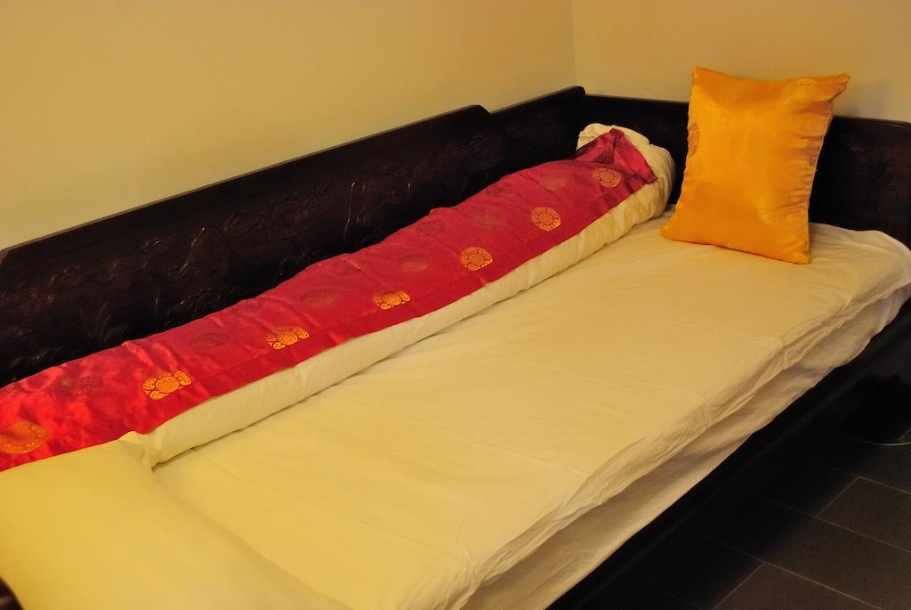 Templeside Deluxe Hutong Hotel Пекин Экстерьер фото